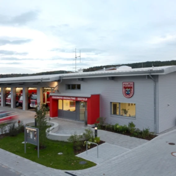 Gerätehaus mit 10er.jpg